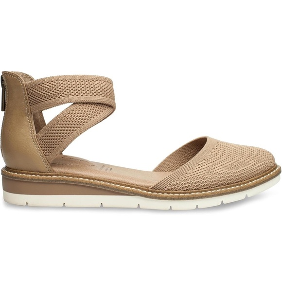 Me Too Adria Mesh Closed Toe Wedge Sandals - Picture 1 of 6